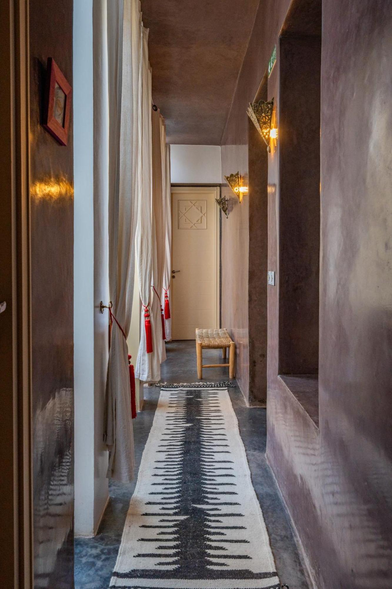 Riad Sabbar Private 4-bedroom With Heated Pool, Free Wifi & Breakfast *