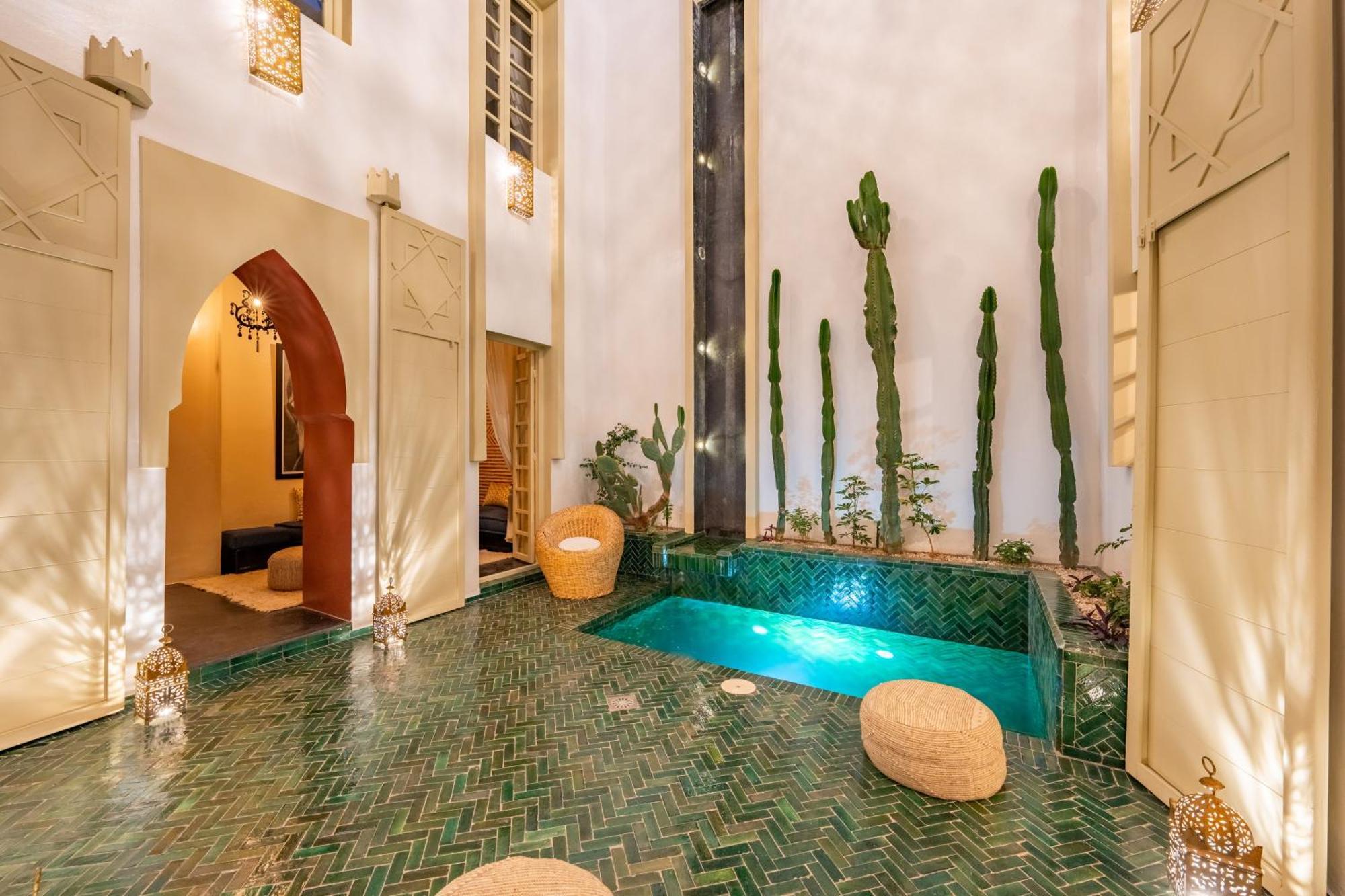 Riad Sabbar Private 4-bedroom With Heated Pool, Free Wifi & Breakfast *