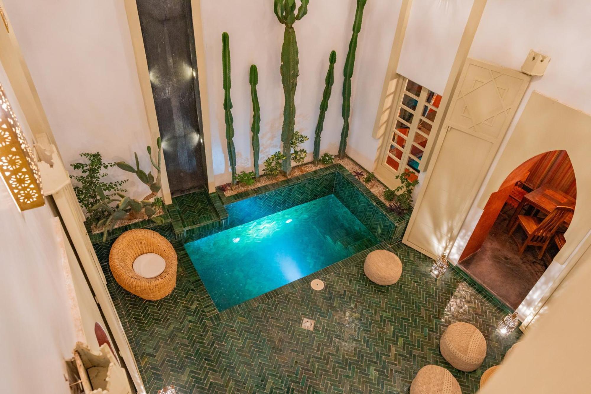 Riad Sabbar Private 4-bedroom With Heated Pool, Free Wifi & Breakfast