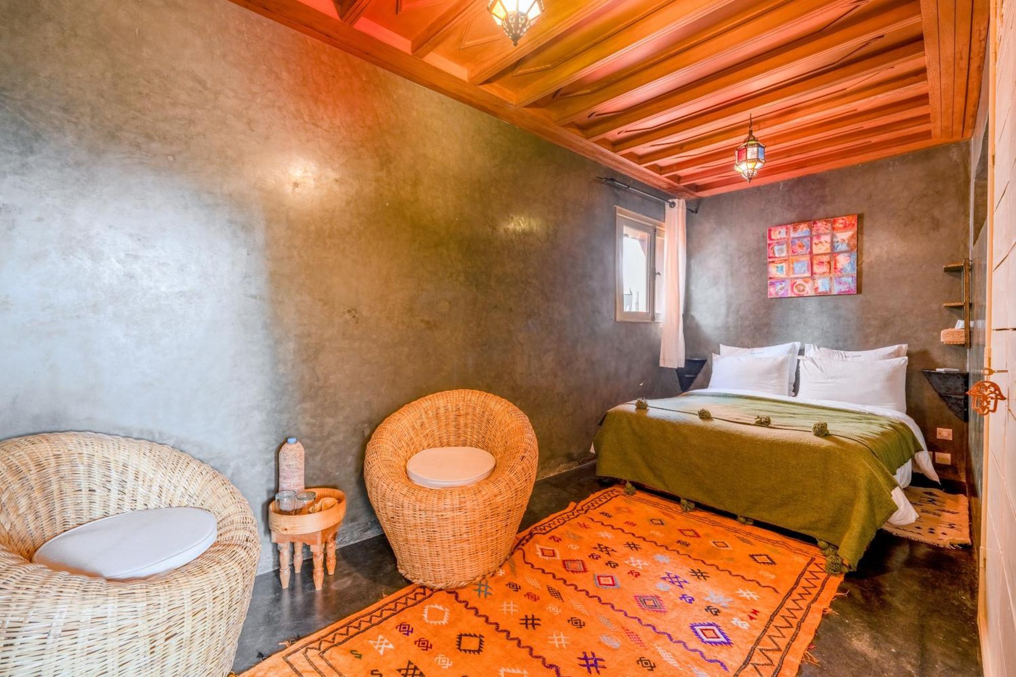 Sabbar Private 4-bedroom With Heated Pool, Free Wifi & Breakfast Riad