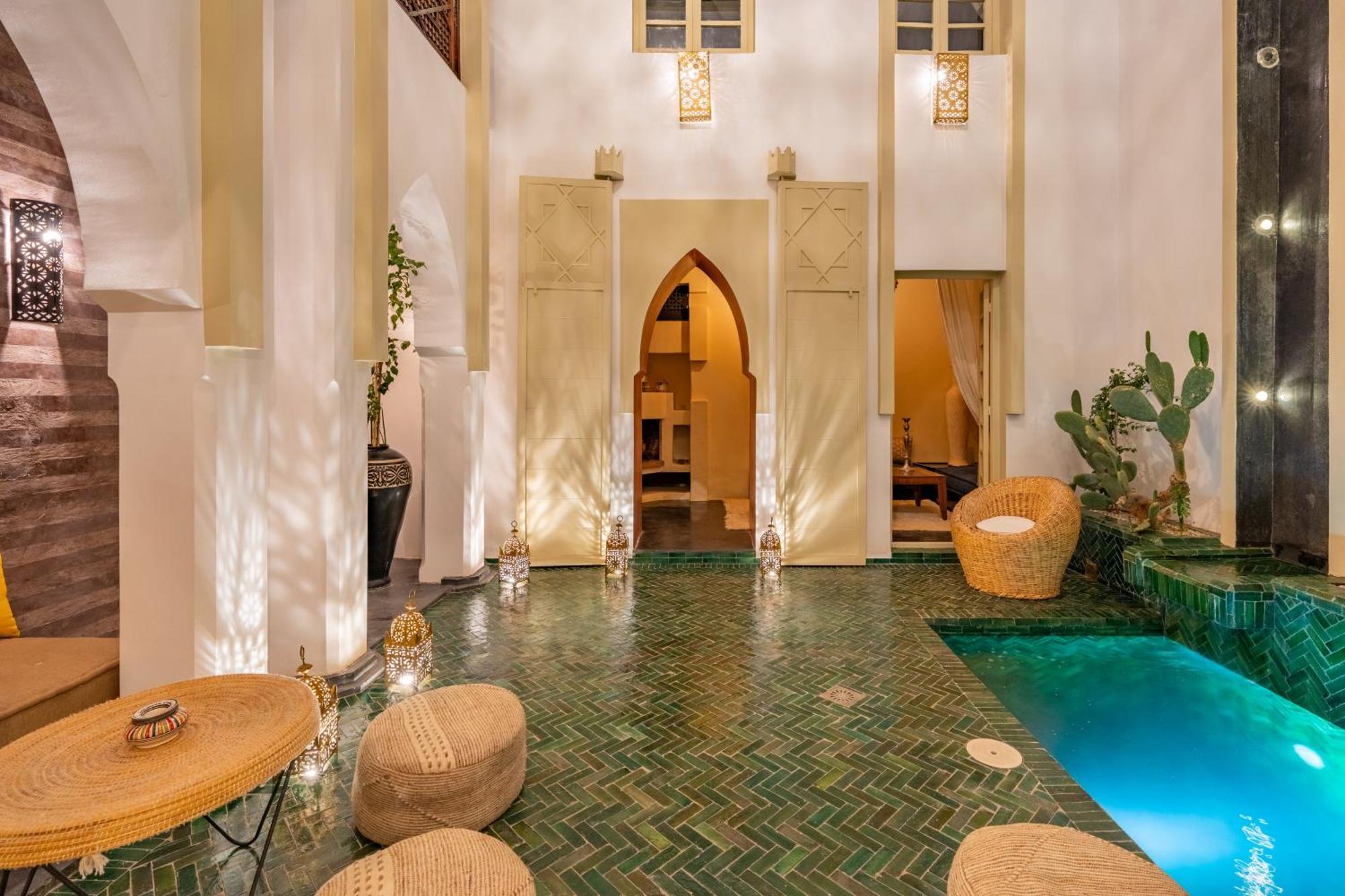 Sabbar Private 4-bedroom With Heated Pool, Free Wifi & Breakfast Riad *