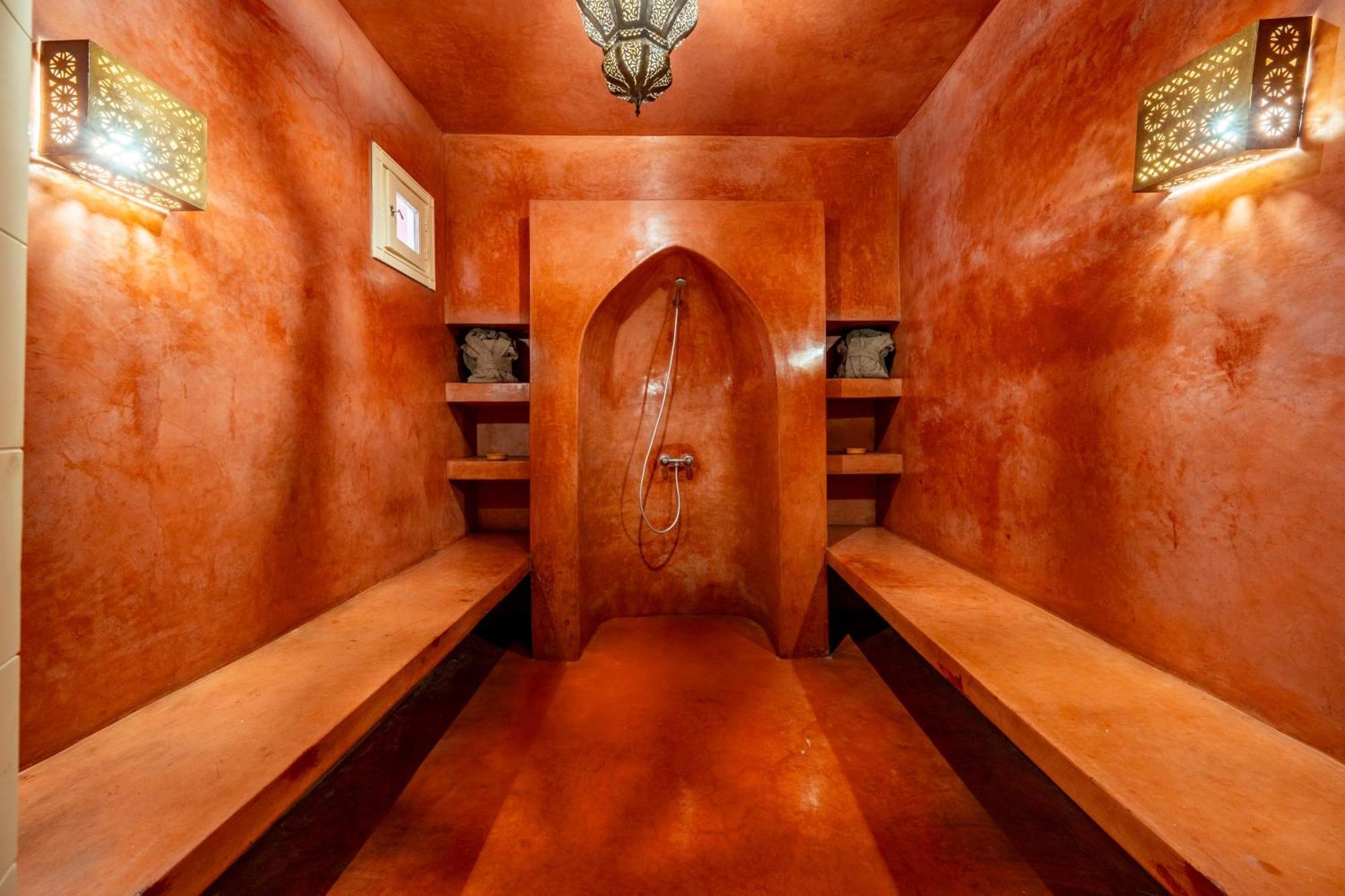 Sabbar Private 4-bedroom With Heated Pool, Free Wifi & Breakfast Riad *