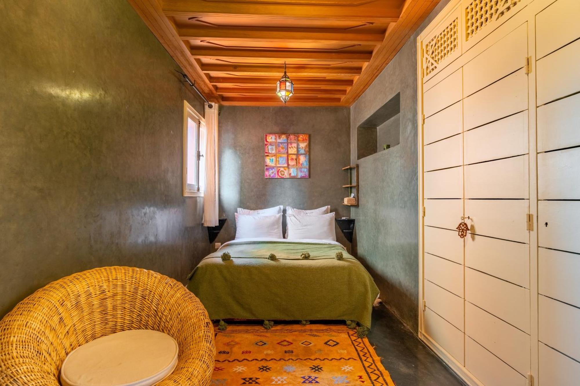 Sabbar Private 4-bedroom With Heated Pool, Free Wifi & Breakfast Riad
