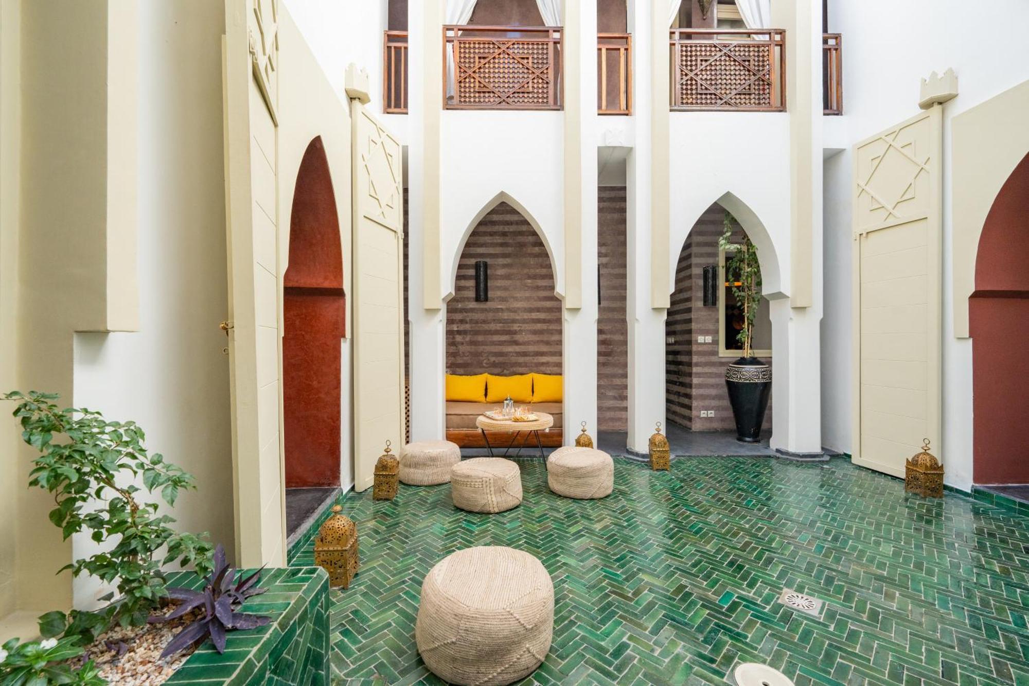 Riad Sabbar Private 4-bedroom With Heated Pool, Free Wifi & Breakfast