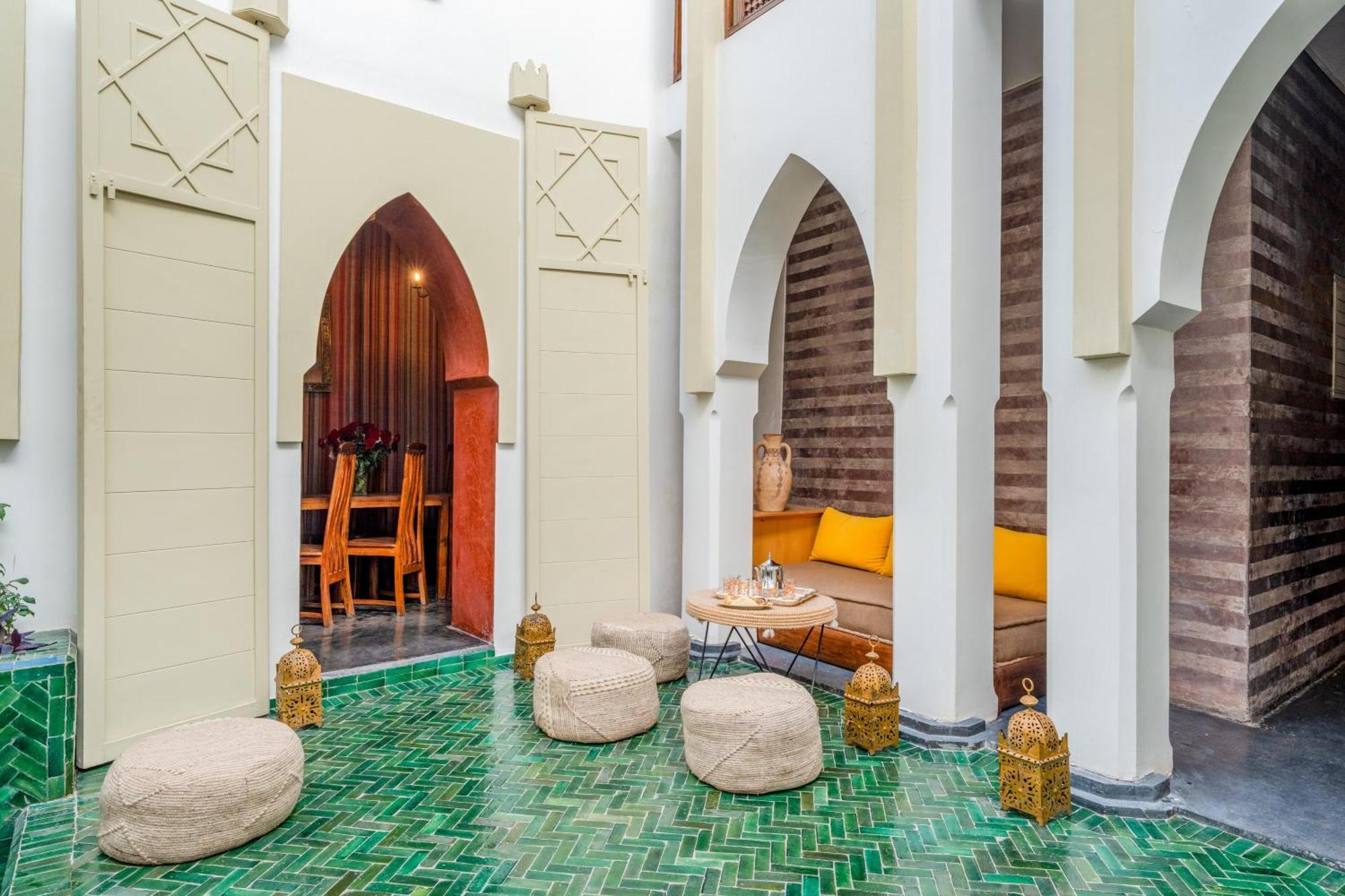 Sabbar Private 4-bedroom With Heated Pool, Free Wifi & Breakfast *