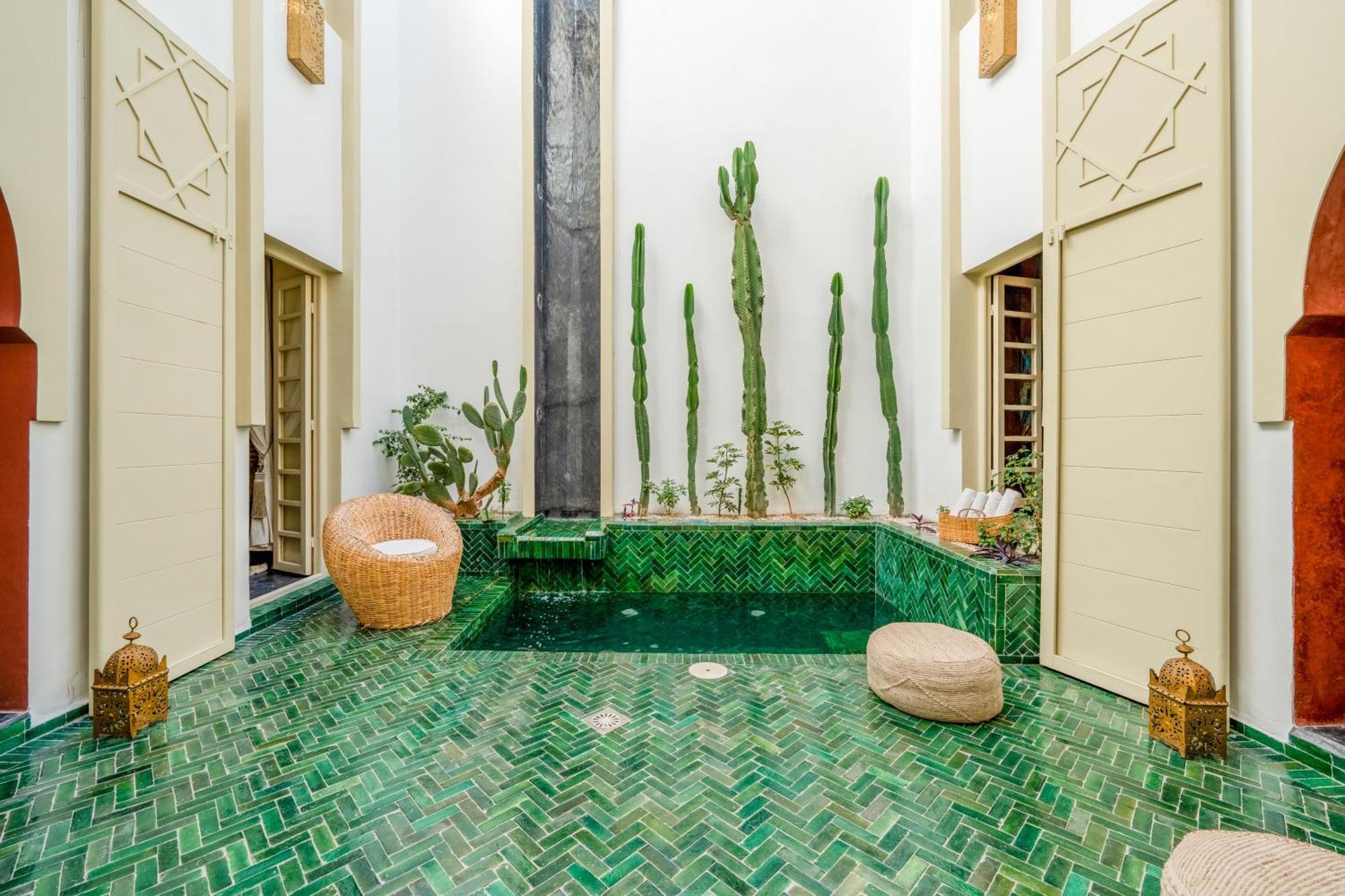 Sabbar Private 4-bedroom With Heated Pool, Free Wifi & Breakfast